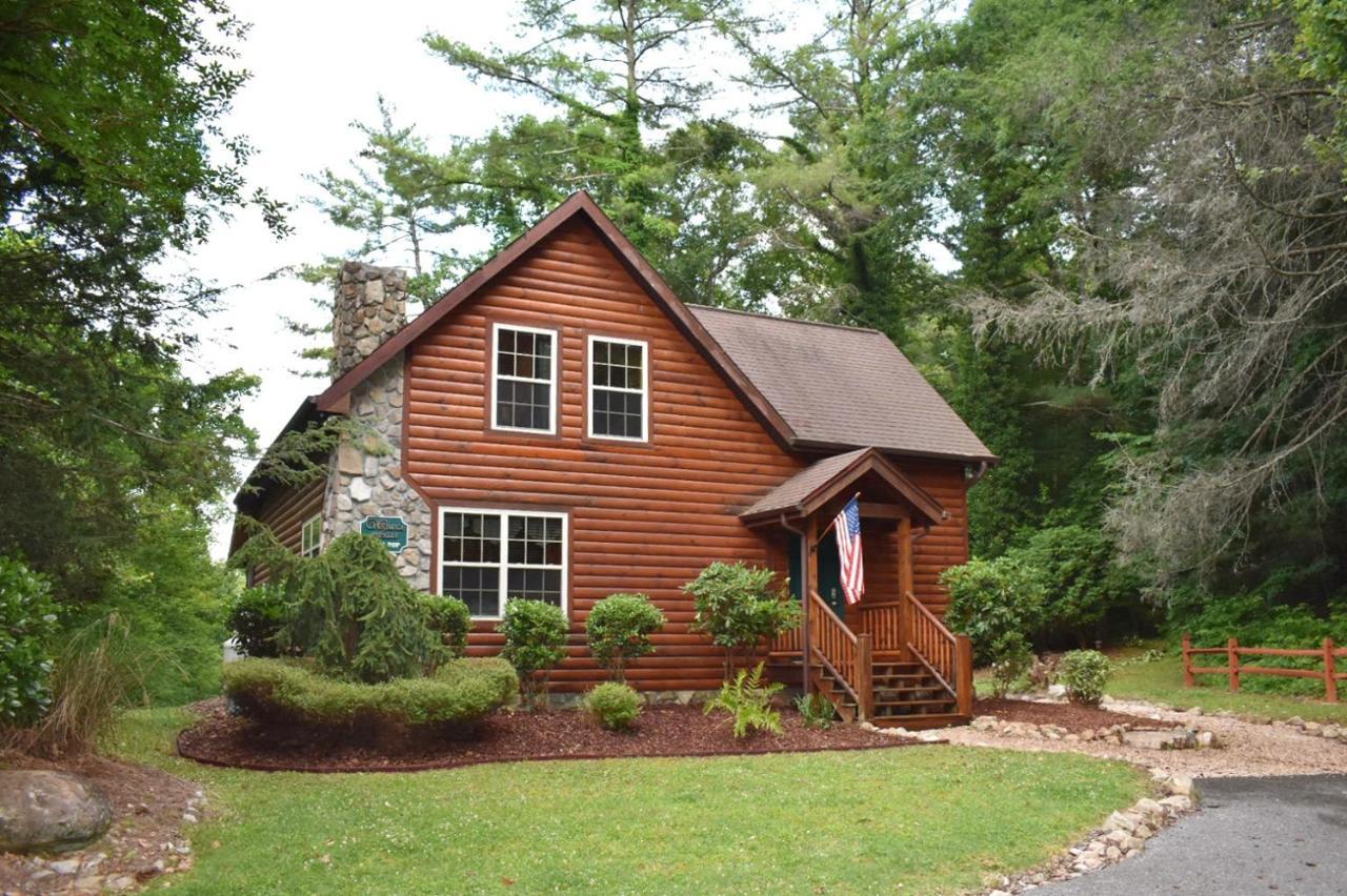 Tree Top Lodge: Lakeside Cabin Retreat with Hot Tub and Mountain Views Butler Exterior photo