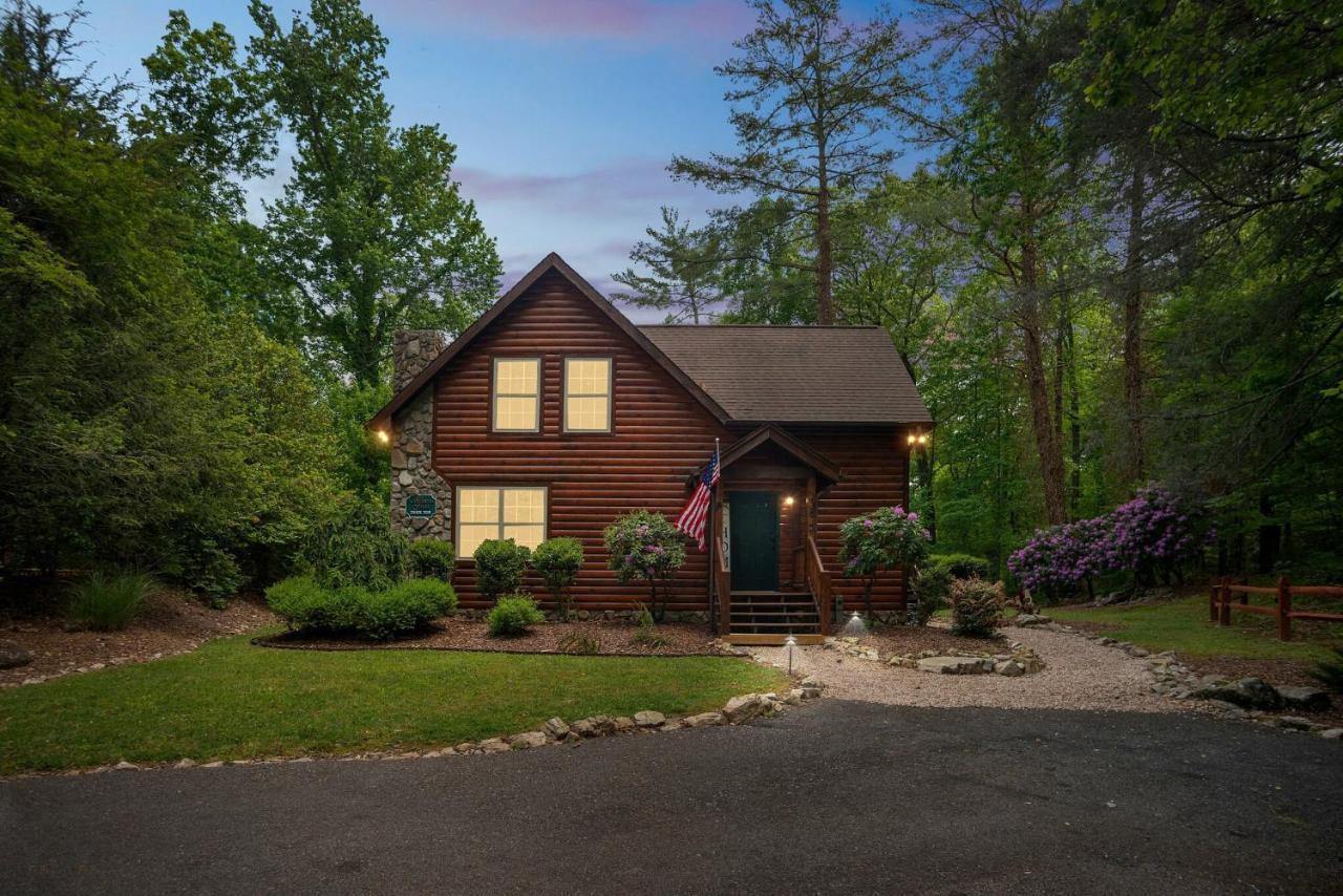 Tree Top Lodge: Lakeside Cabin Retreat with Hot Tub and Mountain Views Butler Exterior photo