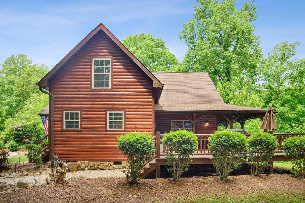 Tree Top Lodge: Lakeside Cabin Retreat with Hot Tub and Mountain Views Butler Exterior photo