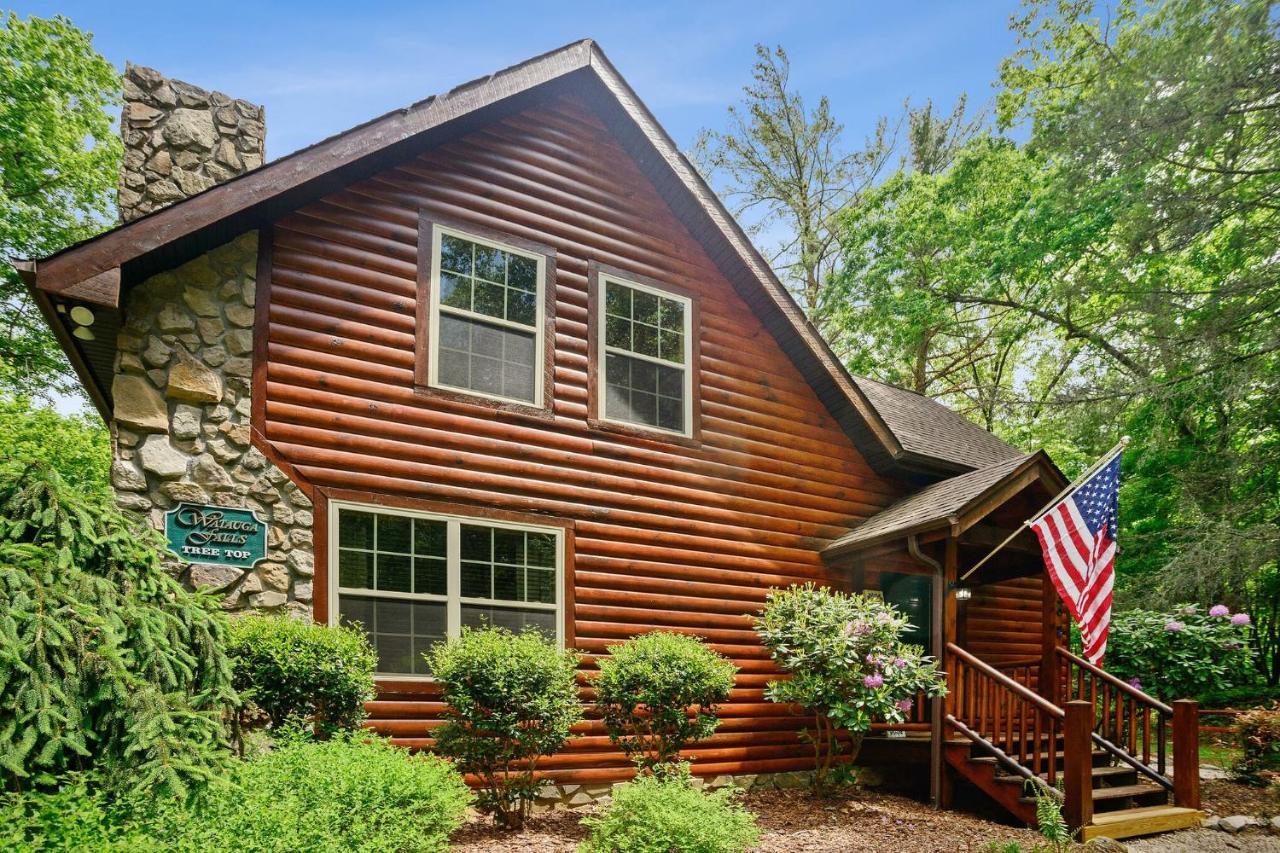 Tree Top Lodge: Lakeside Cabin Retreat with Hot Tub and Mountain Views Butler Exterior photo