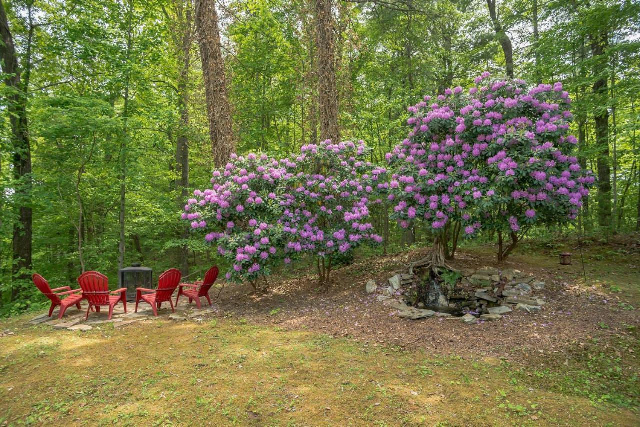 Tree Top Lodge: Lakeside Cabin Retreat with Hot Tub and Mountain Views Butler Exterior photo