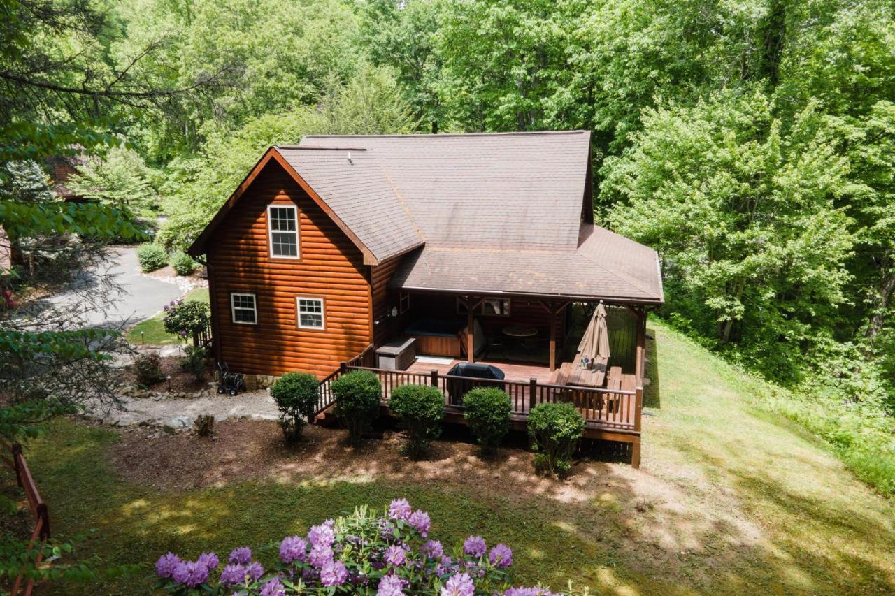 Tree Top Lodge: Lakeside Cabin Retreat with Hot Tub and Mountain Views Butler Exterior photo